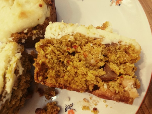 Fertige Kürbismuffins mit Cheesecakehäubchen